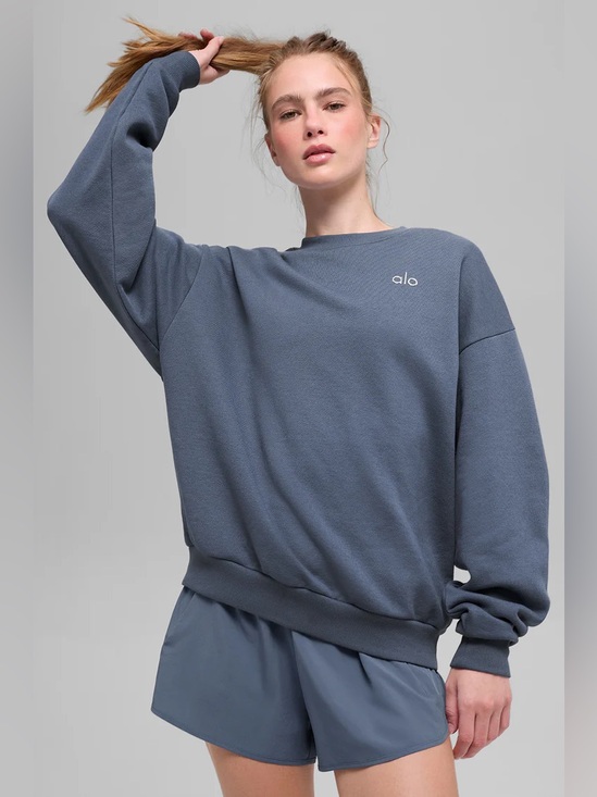 ALO Yoga Tops - ALO YOGA | ✨NEW✨ Accolade Crew Neck Pullover in Bluestone